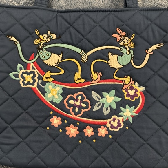 Vera Bradley Disney Donald Duck & Daisy Duck Tote - Picture 3 of 4